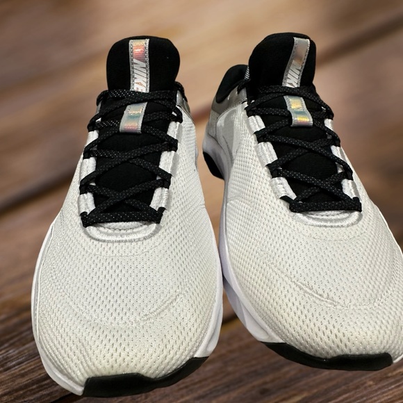 Women Nike Legend Essential 3 Next Nature Premium Training Sneakers, Size 11. - Picture 2 of 11